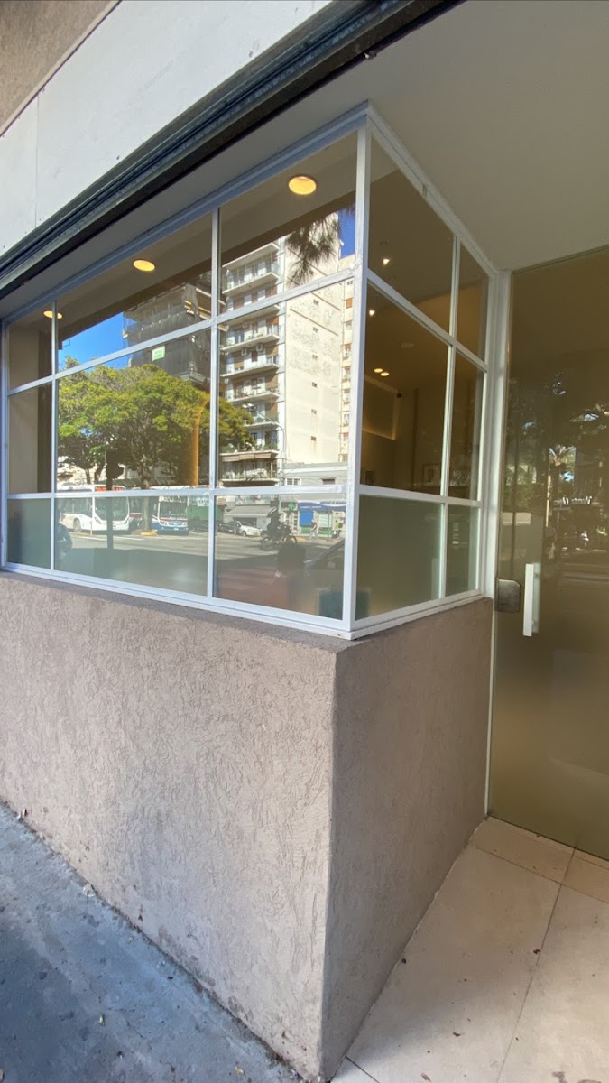 Entrada al consultorio de Löw Odontología